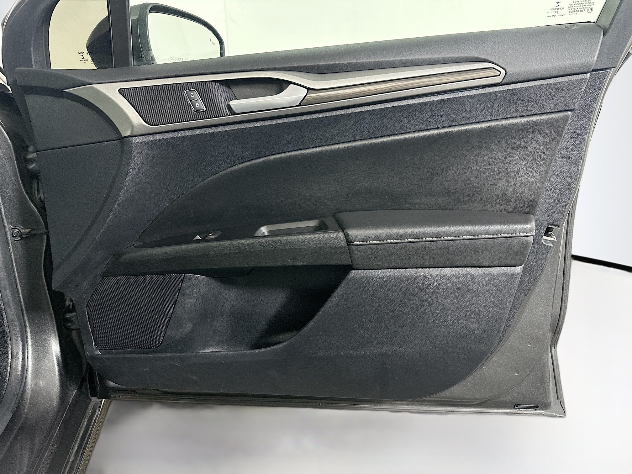 Used 2020 Ford Fusion SEL FWD image 33