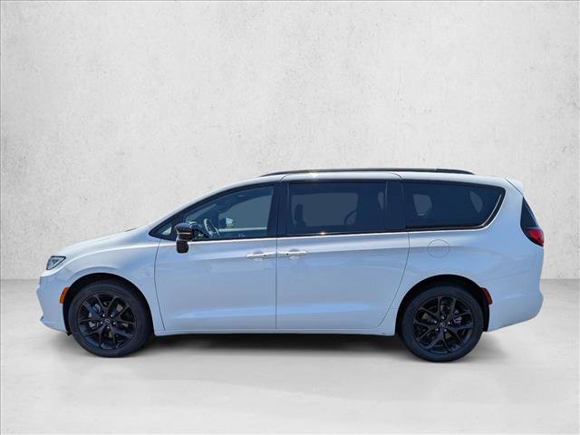 New 2026 Chrysler Pacifica Limited w/ S Appearance Package AWD/4WD image 9
