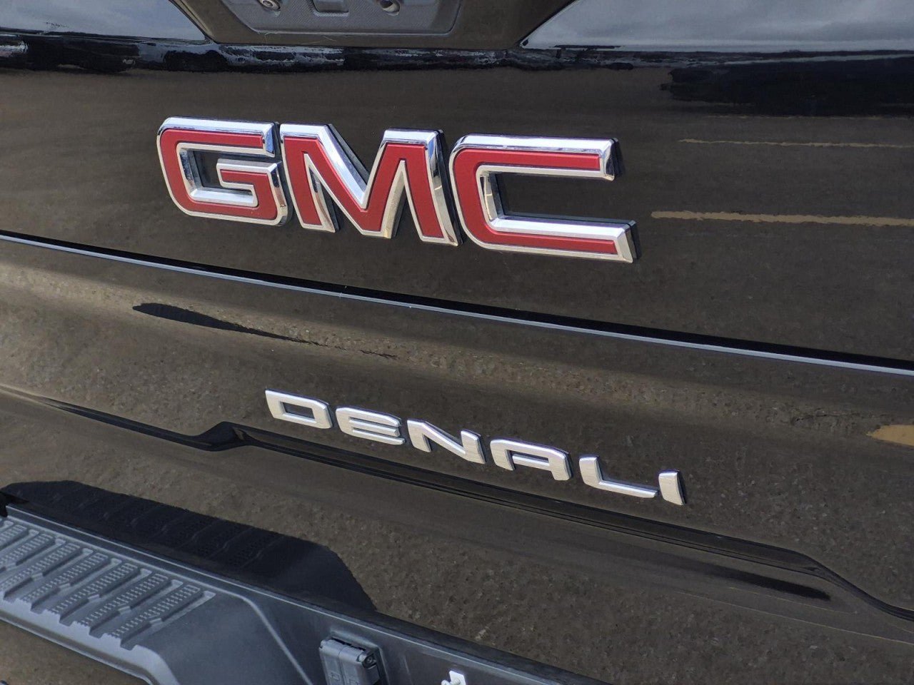 Used 2022 GMC Sierra 1500 Denali w/ Denali Reserve Package AWD/4WD image 8