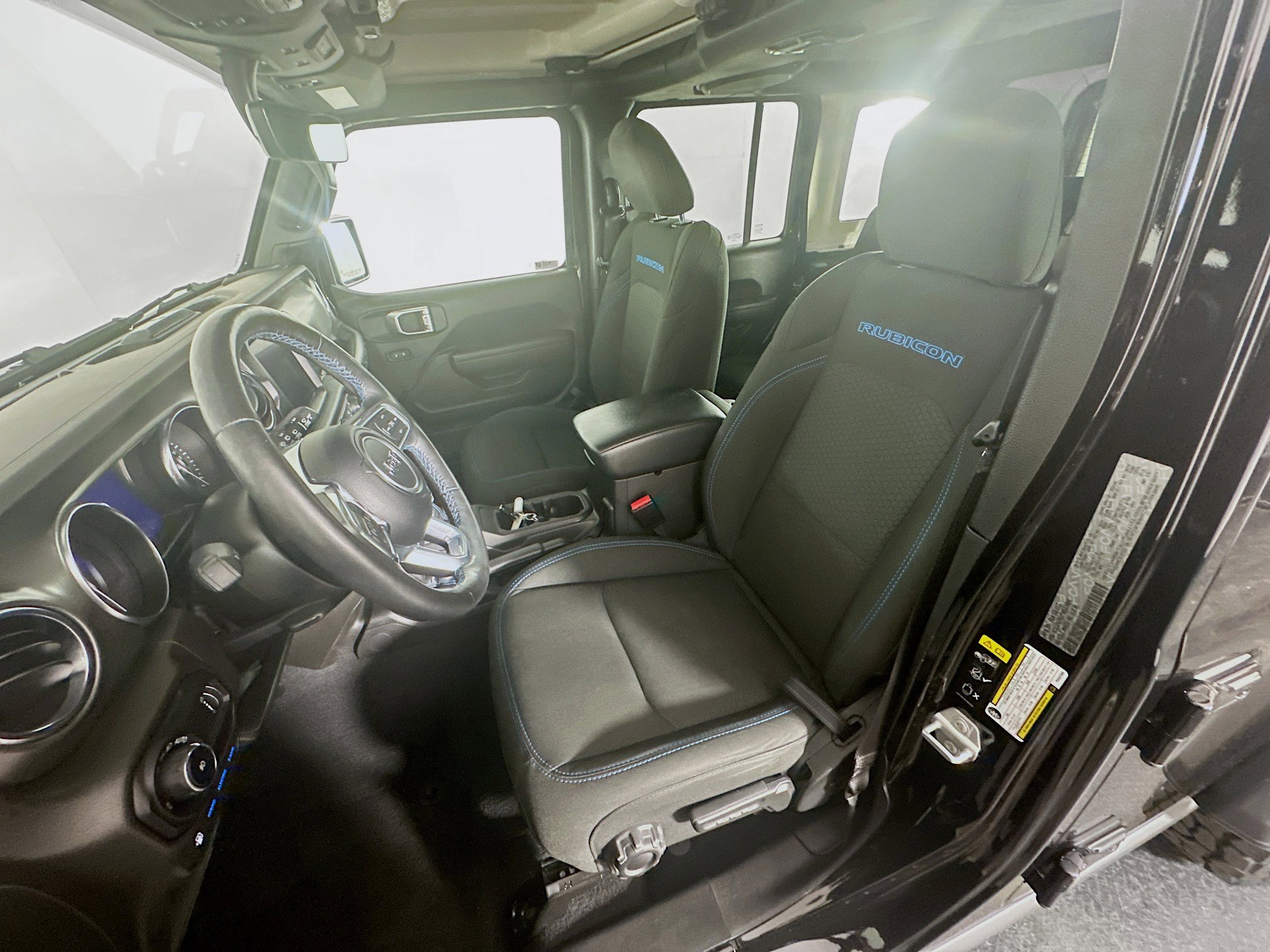 Used 2023 Jeep Wrangler Unlimited Rubicon 4xe w/ Cold Weather Group AWD/4WD image 13