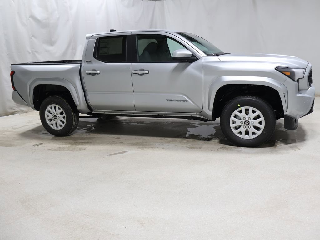 New 2026 Toyota Tacoma SR5 w/ SR5 Upgrade Package AWD/4WD image 6