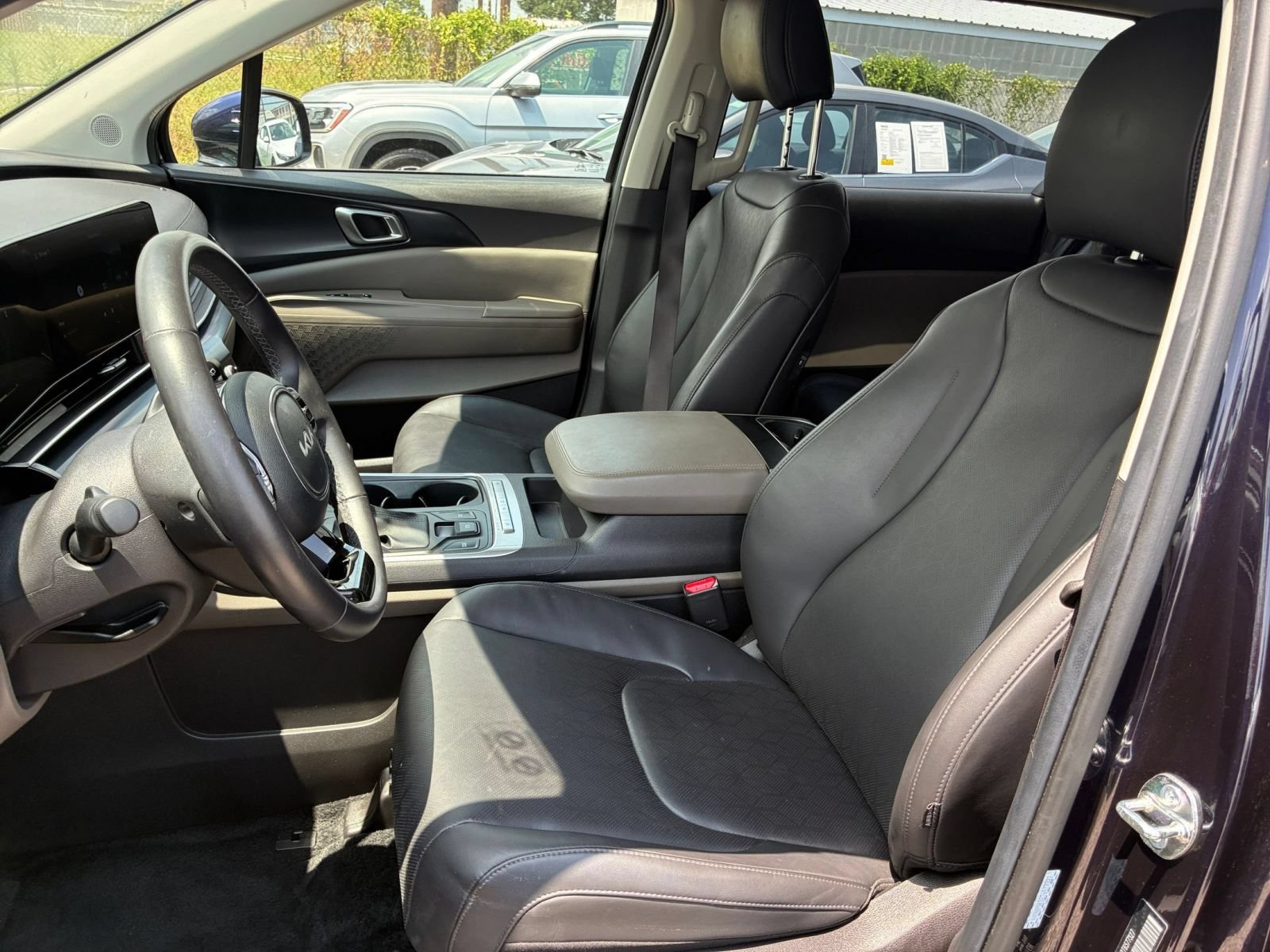 Used 2026 Kia Carnival FWD image 30