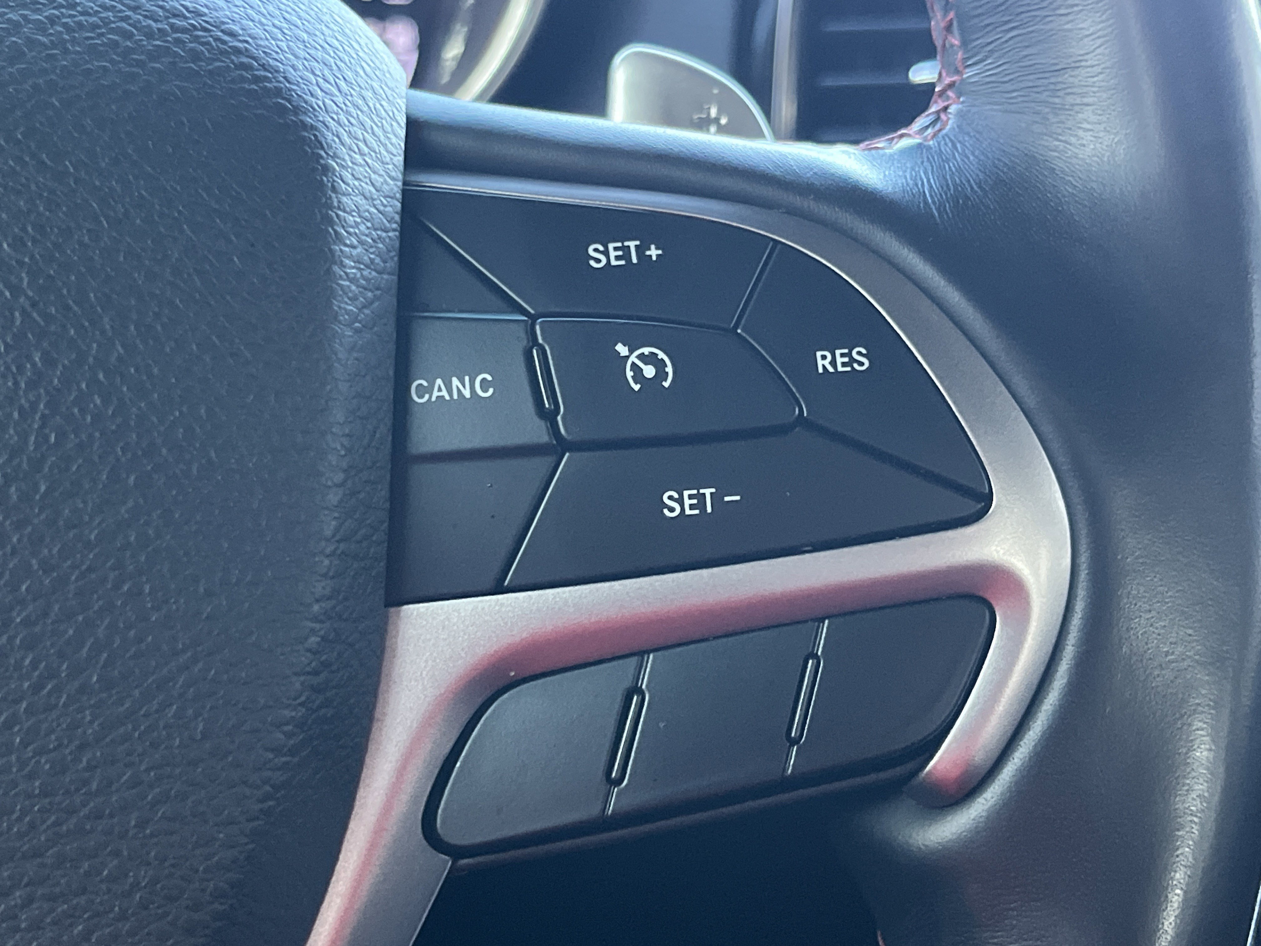 Used 2020 Jeep Grand Cherokee Trailhawk AWD/4WD image 12