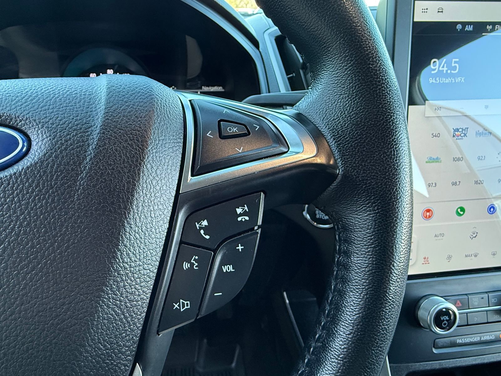 Used 2023 Ford Edge SEL w/ Cold Weather Package AWD/4WD image 16