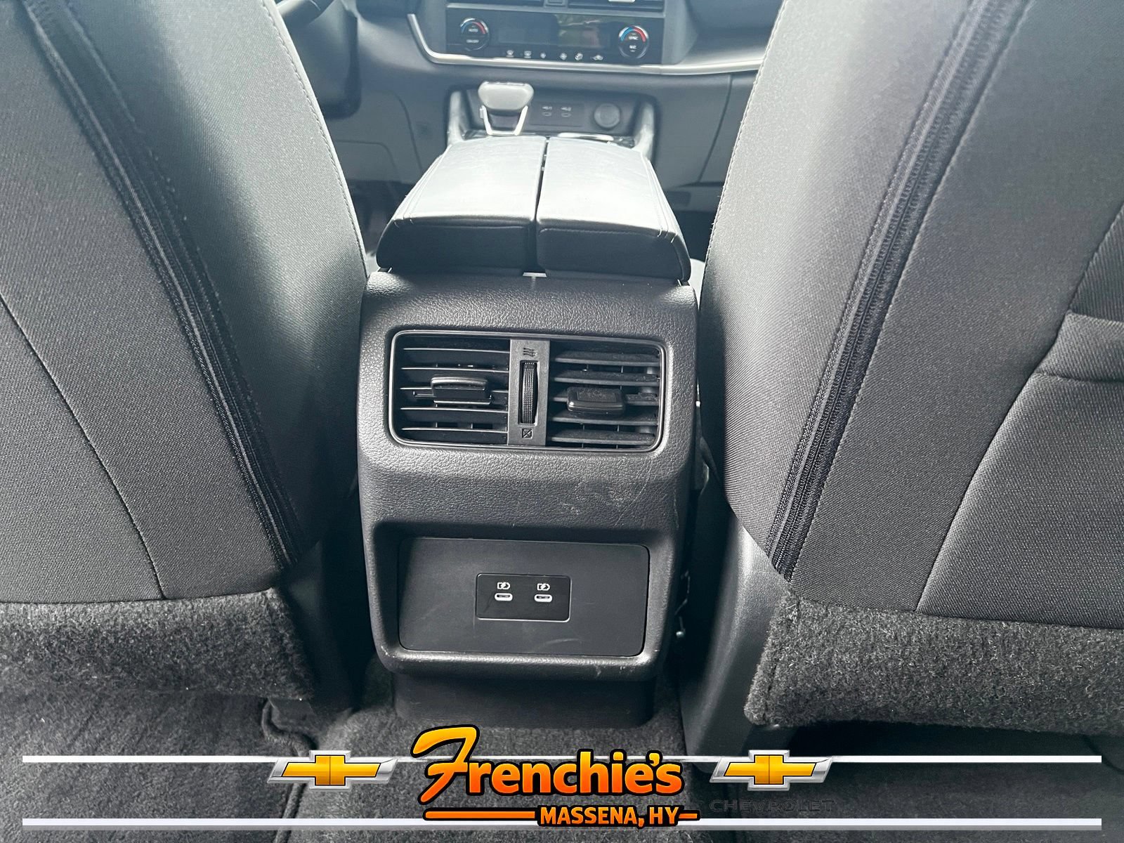 Used 2025 Nissan Rogue SV AWD/4WD image 9