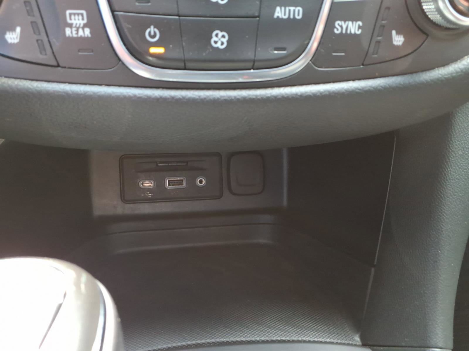 Used 2019 Chevrolet Equinox LT w/ Sun & Navigation Package AWD/4WD image 25