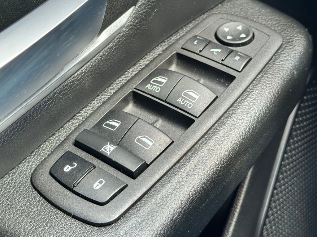 Used 2022 RAM 1500 Big Horn AWD/4WD image 30