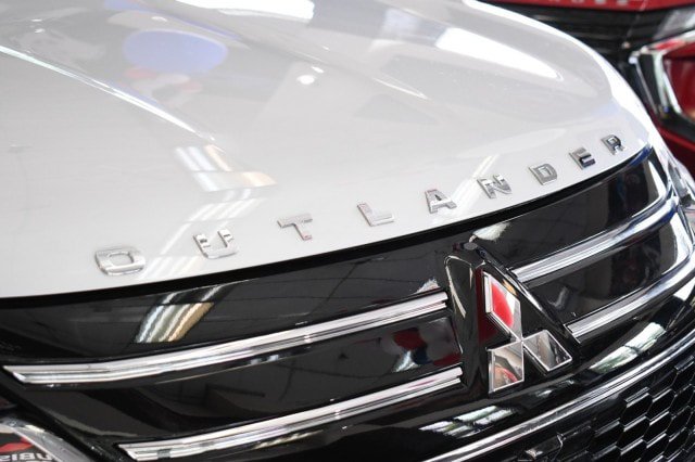 New 2026 Mitsubishi Outlander SE FWD image 9