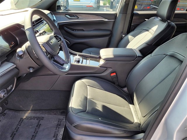 New 2024 Jeep Grand Cherokee L Overland w/ Trailer Tow Package image 8