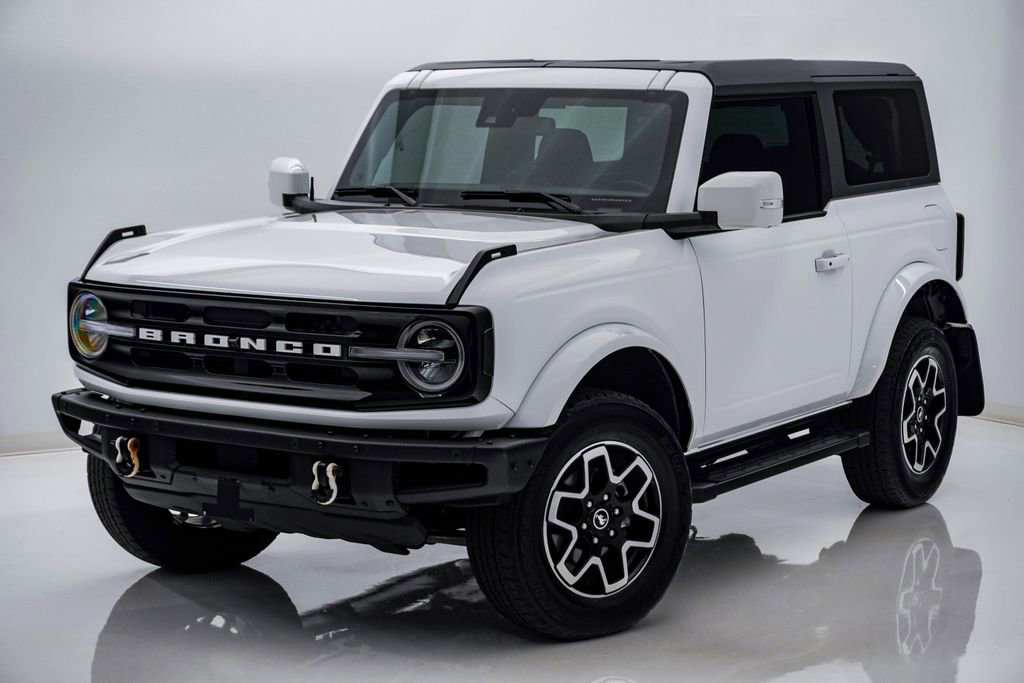 Used 2023 Ford Bronco Outer Banks image 3