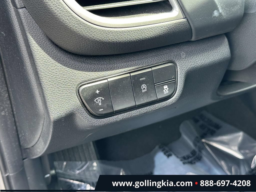 Certified 2024 Kia Seltos EX FWD image 17