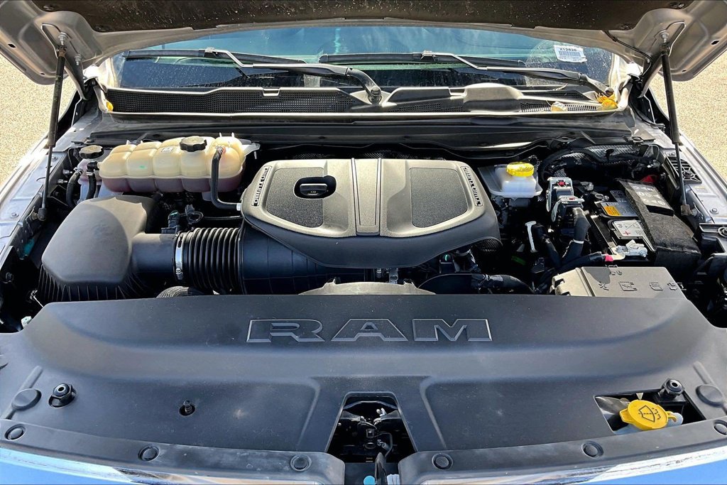 Used 2025 RAM 1500 Laramie AWD/4WD image 30
