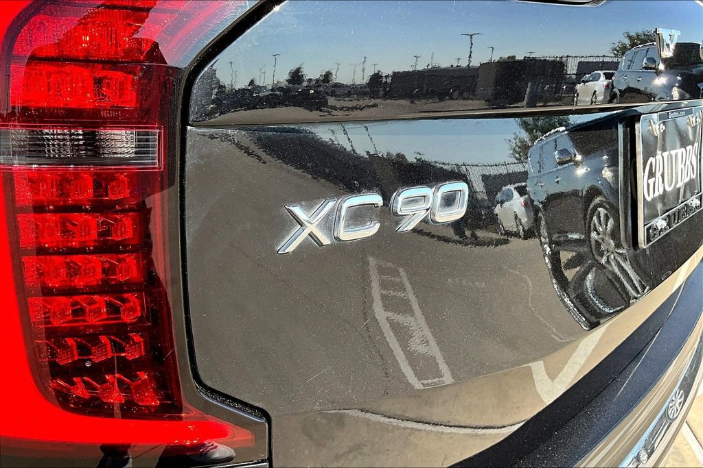 Certified 2025 Volvo XC90 B6 Plus image 42