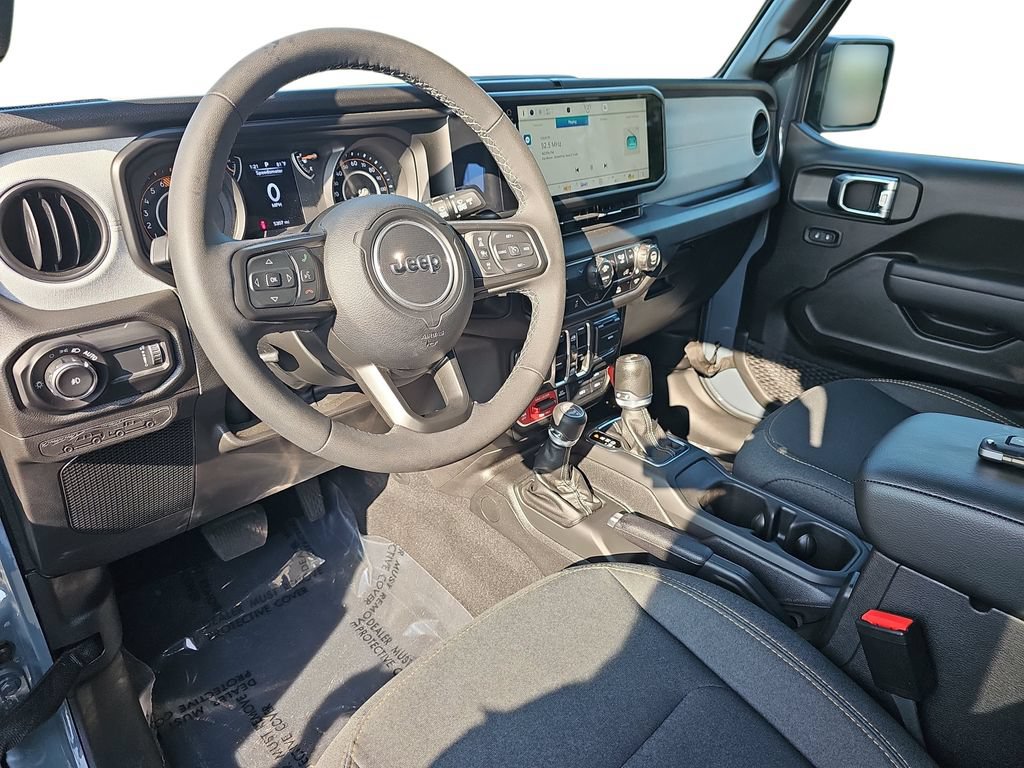 Used 2025 Jeep Wrangler Unlimited Sport AWD/4WD image 15