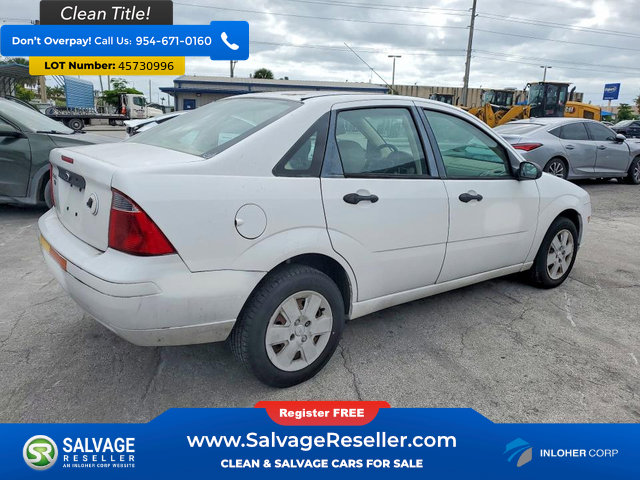 Used 2007 Ford Focus ZX4 Sedan FWD image 4