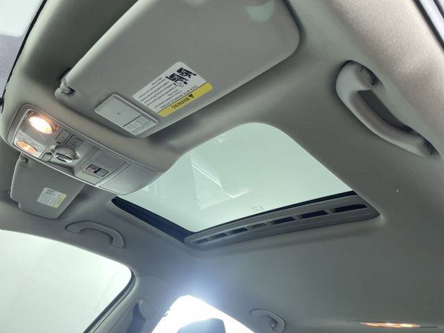 Used 2015 Volkswagen Passat TDI SEL Premium image 31