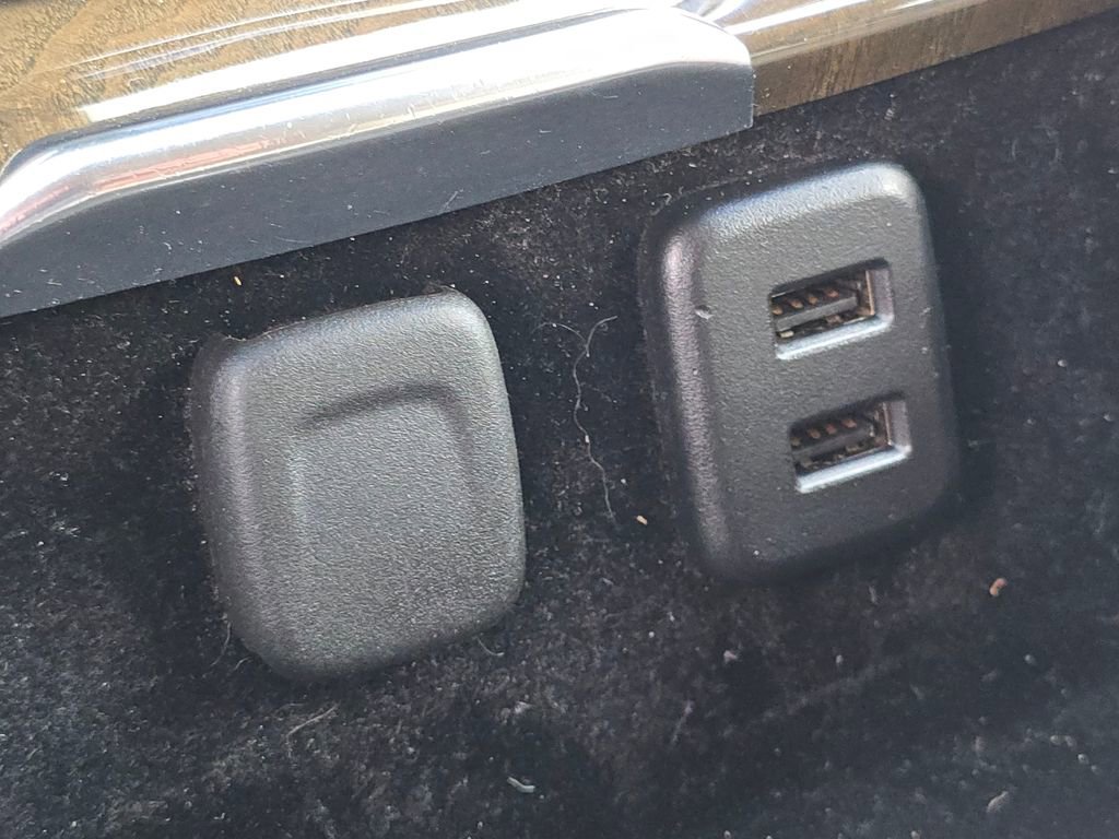 Used 2018 Cadillac Escalade Luxury image 35