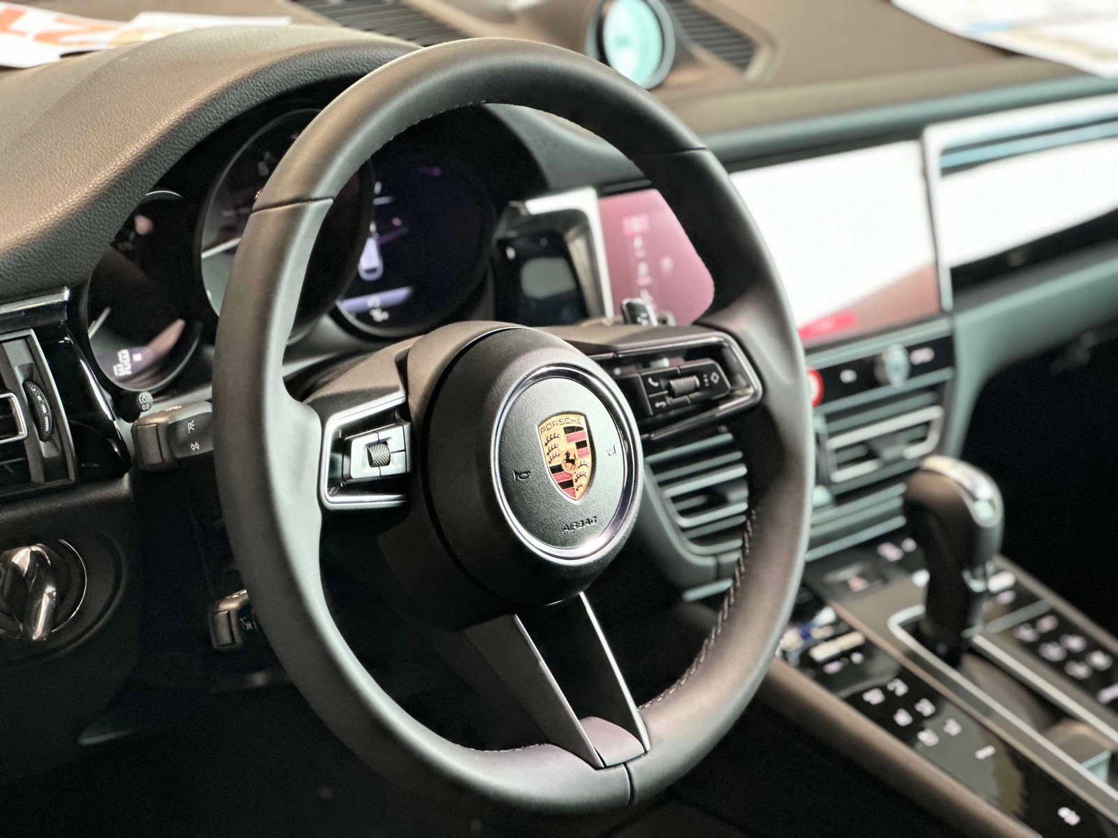 New 2026 Porsche Macan image 5