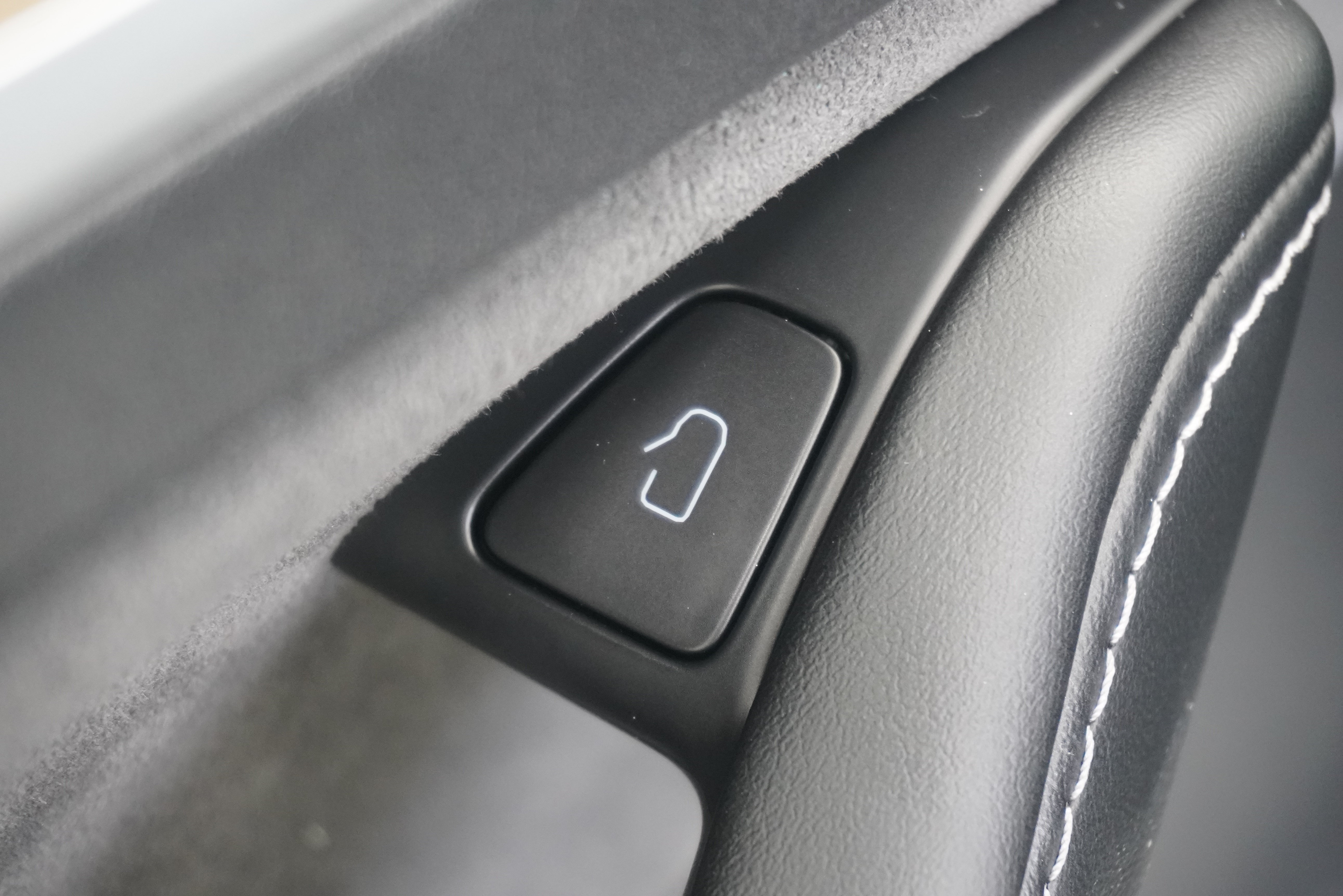 Used 2023 Tesla Model Y Long Range AWD/4WD image 25