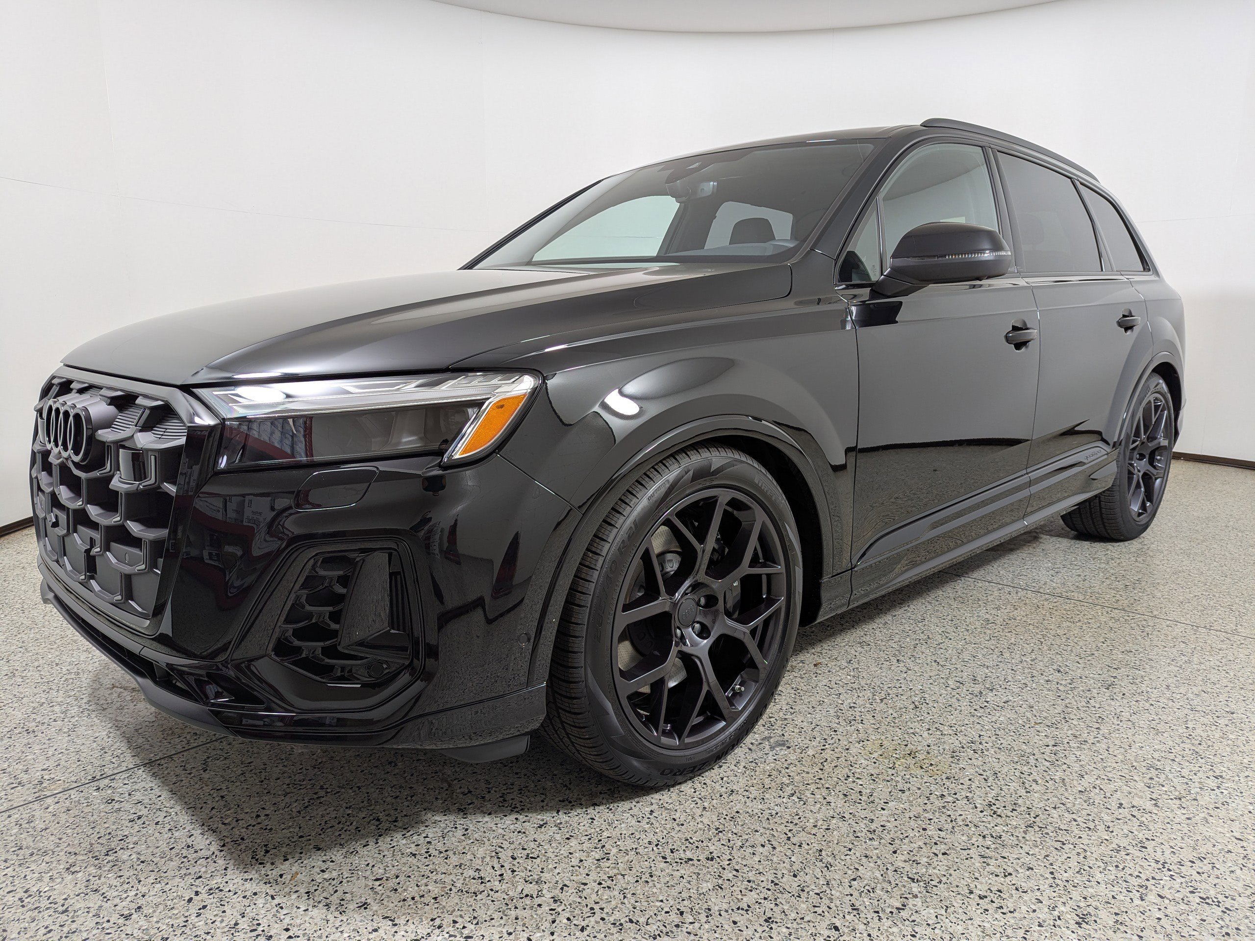 New 2026 Audi SQ7 Premium Plus image 3