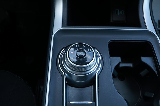 Used 2024 Ford Edge SE image 19