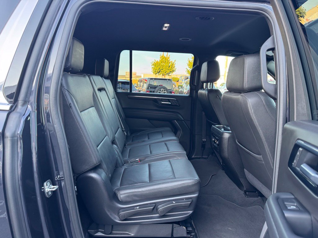 Used 2025 Chevrolet Suburban LT AWD/4WD image 24