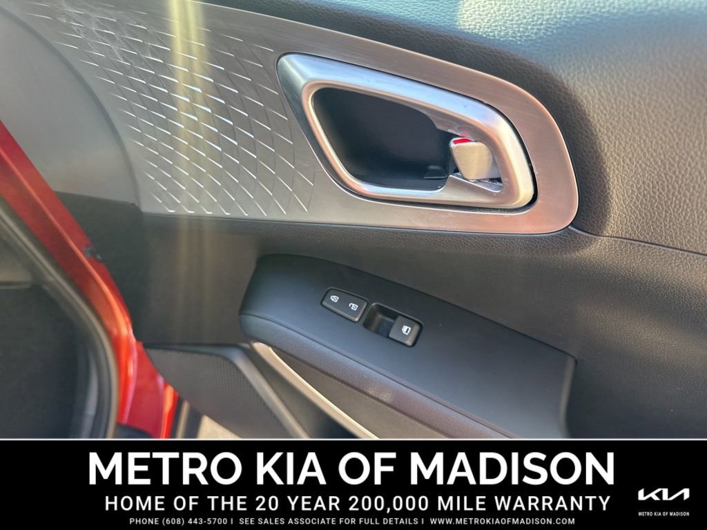 Used 2023 Kia Soul LX image 36
