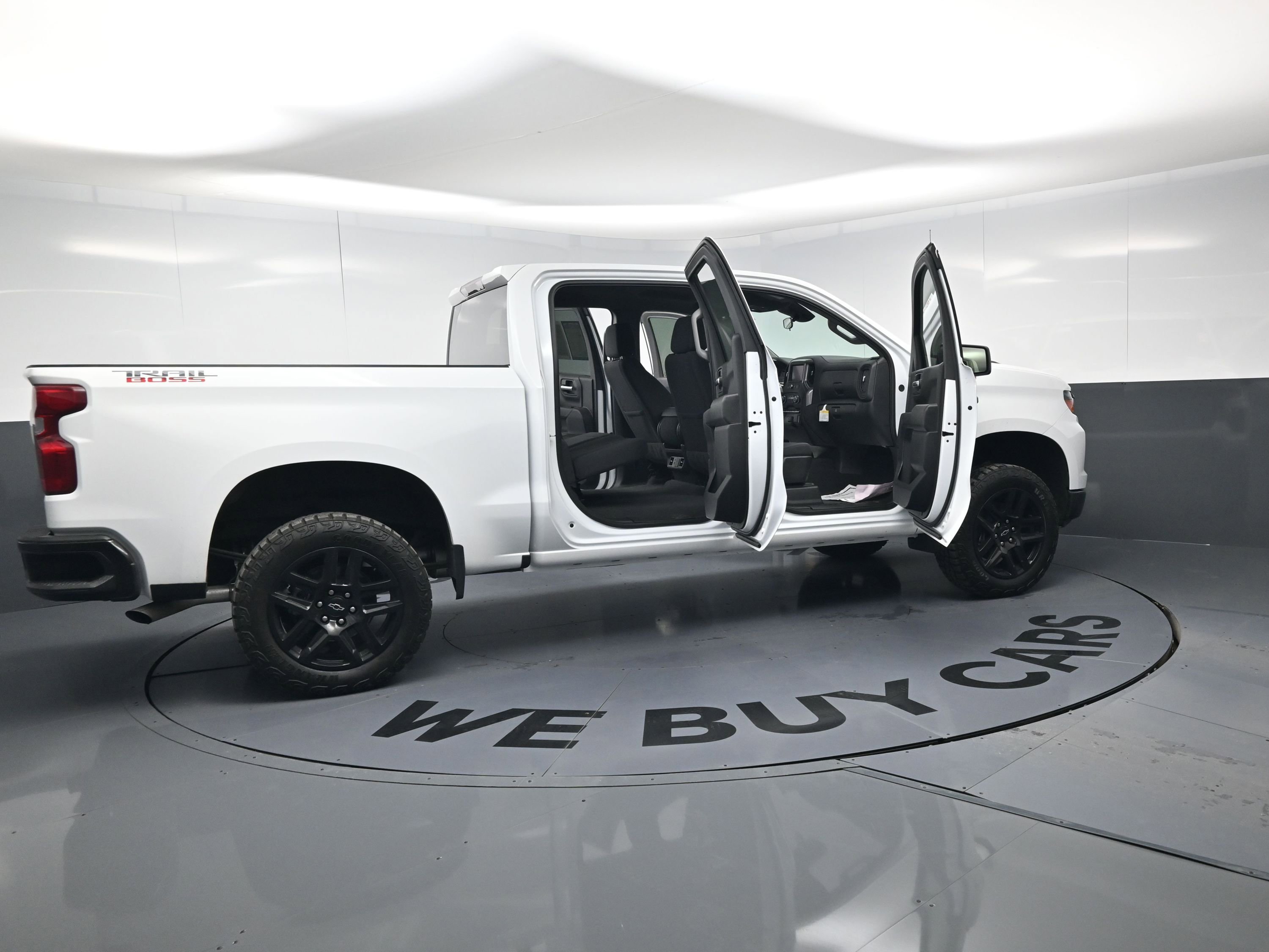 Used 2024 Chevrolet Silverado 1500 Custom Trail Boss w/ LPO, Dark Essentials Package image 41