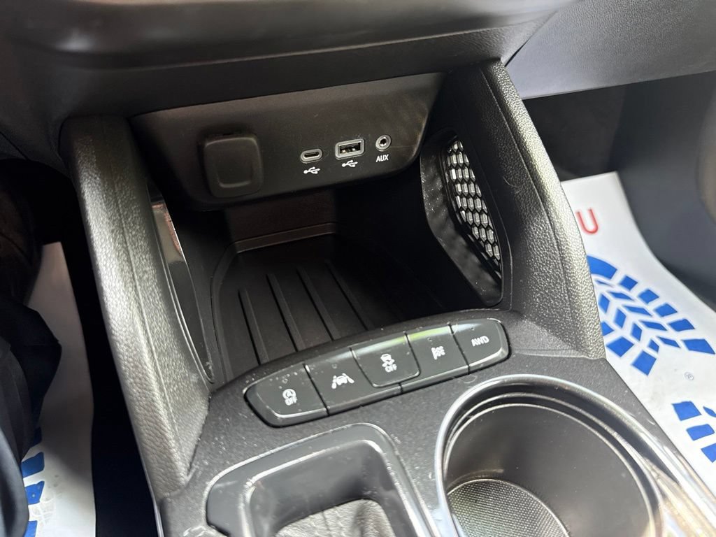 Used 2023 Chevrolet TrailBlazer LT AWD/4WD image 28