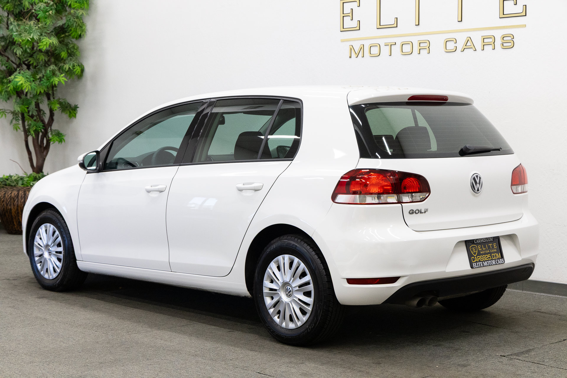 Used 2013 Volkswagen Golf 4-Door FWD image 3
