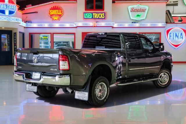 Used 2024 RAM 3500 Tradesman w/ Chrome Appearance Group AWD/4WD image 3