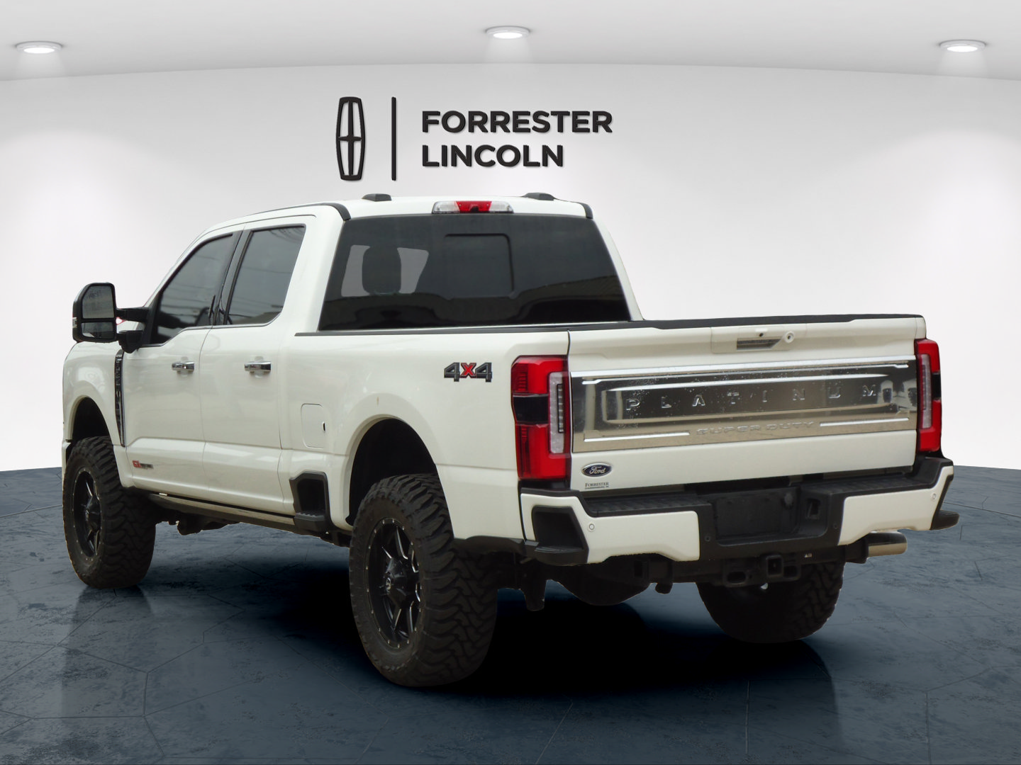 Used 2023 Ford F250 Platinum AWD/4WD image 5