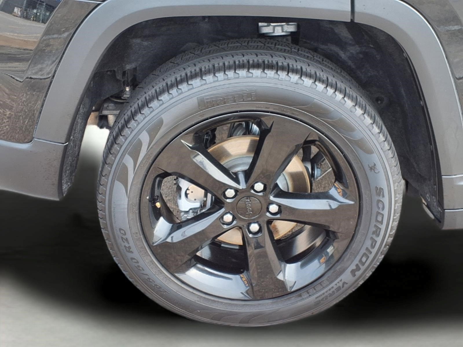 Used 2024 Jeep Grand Cherokee Limited w/ Black Appearance Package RWD image 9