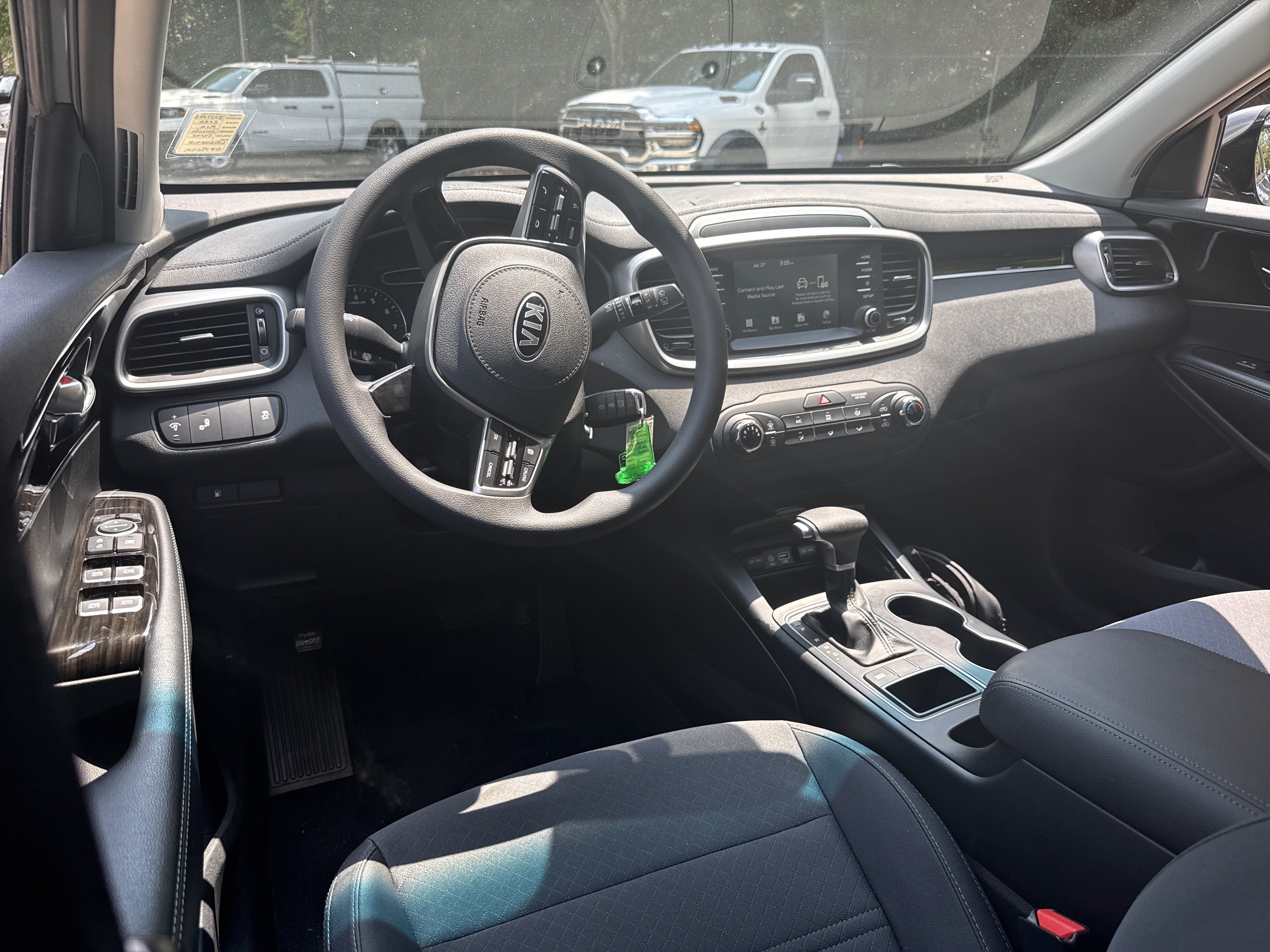 Used 2020 Kia Sorento LX FWD image 22