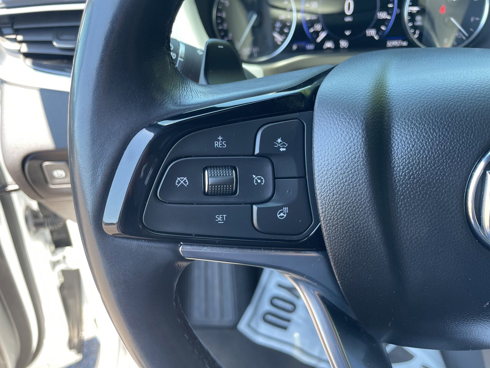 Used 2024 Buick Enclave Premium AWD/4WD image 15