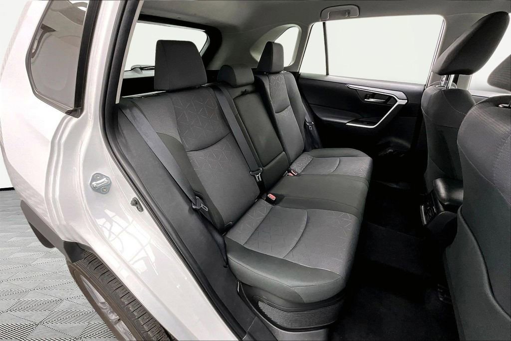 Used 2025 Toyota RAV4 XLE image 27