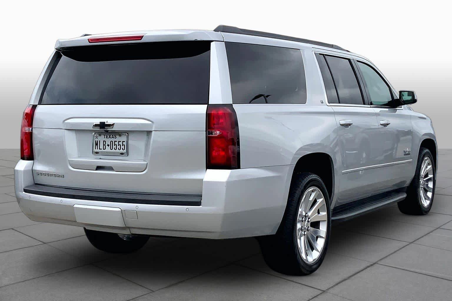 Used 2015 Chevrolet Suburban LT w/ Luxury Package RWD image 13