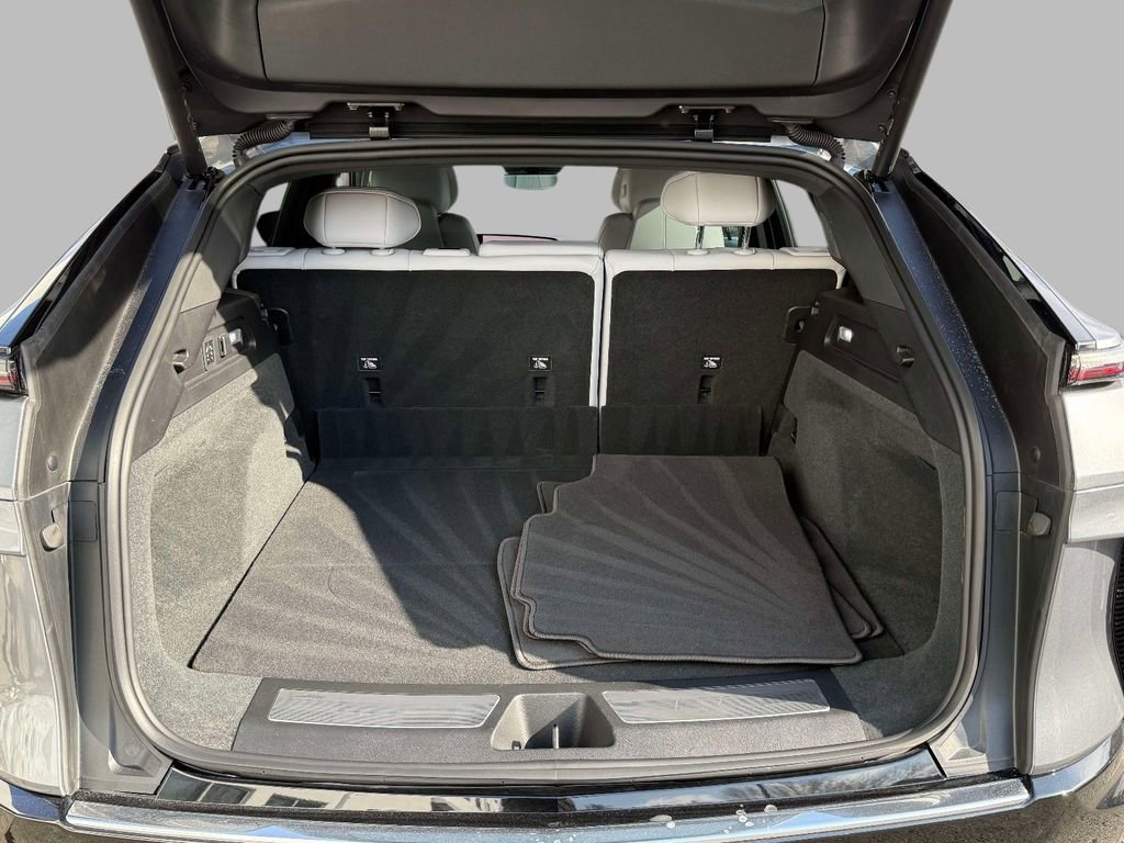 Used 2023 Cadillac Lyriq 2WD image 17