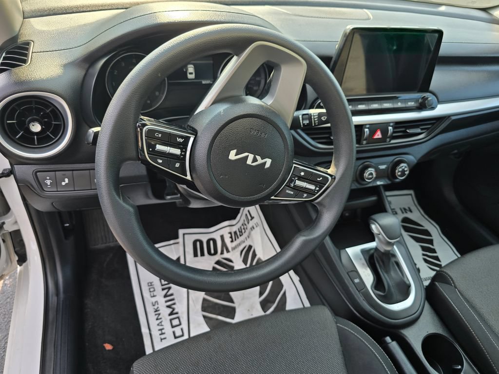 Used 2024 Kia Forte LXS w/ LXS Technology Package FWD image 15