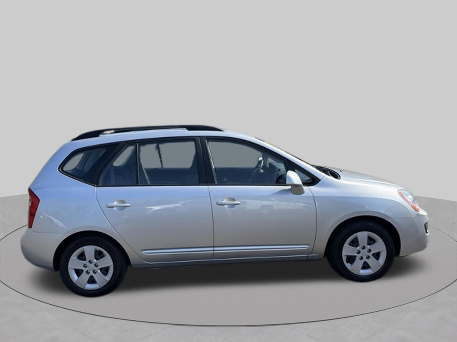Used 2009 Kia Rondo LX FWD image 2