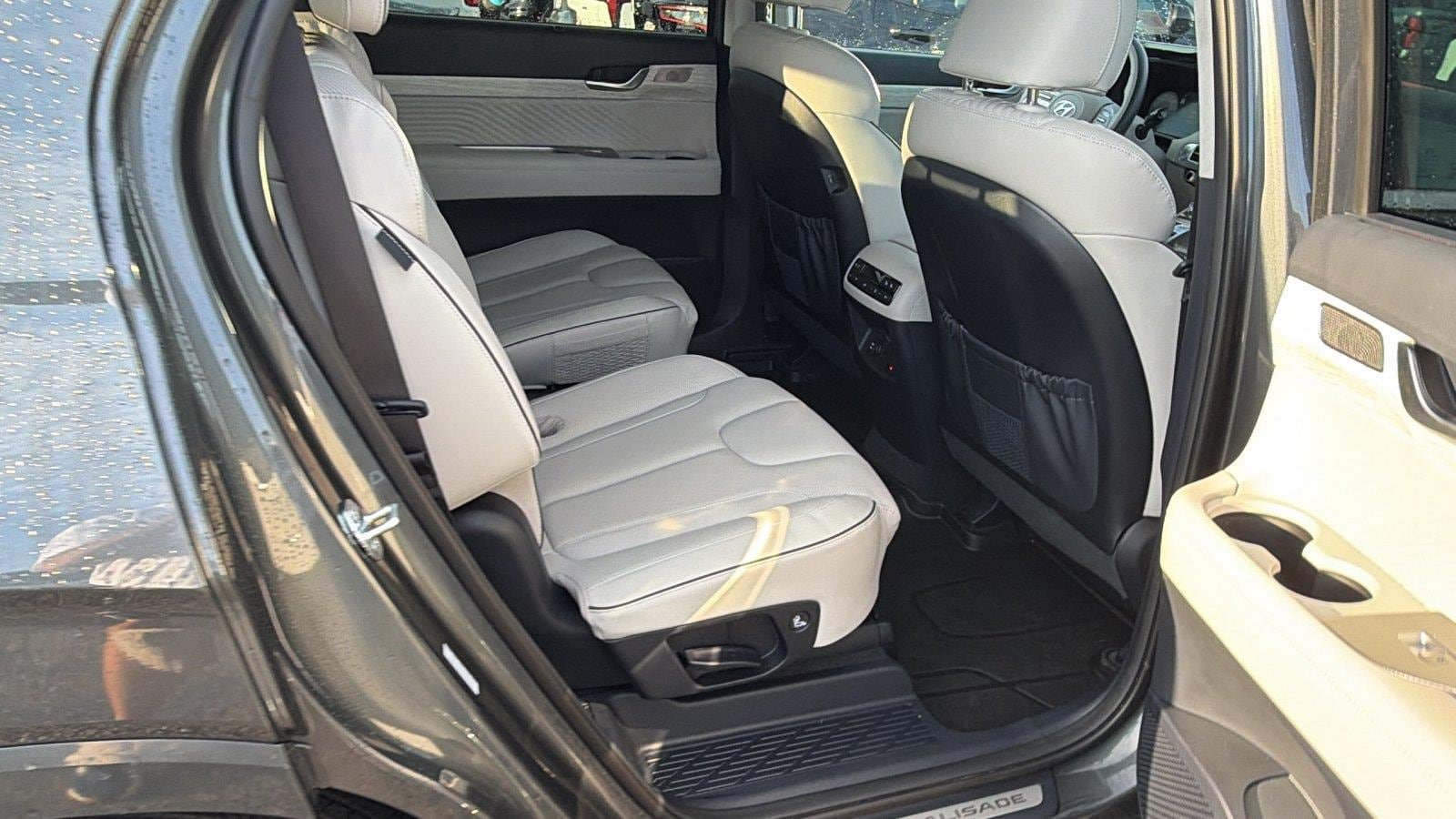 Used 2025 Hyundai Palisade Calligraphy FWD image 21