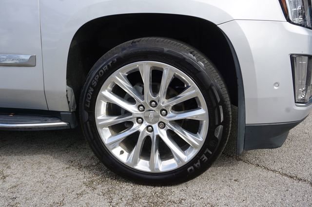 Used 2019 Cadillac Escalade ESV Luxury image 16