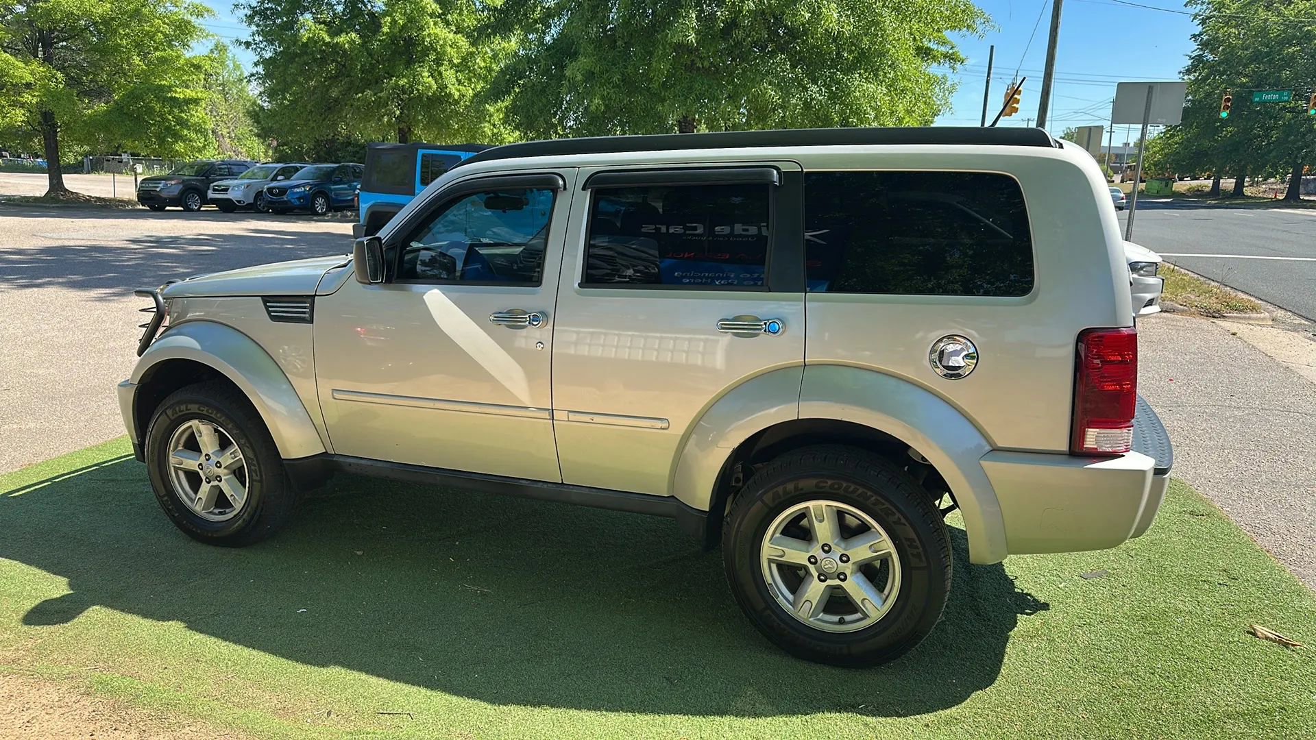 Used 2008 Dodge Nitro SXT image 4