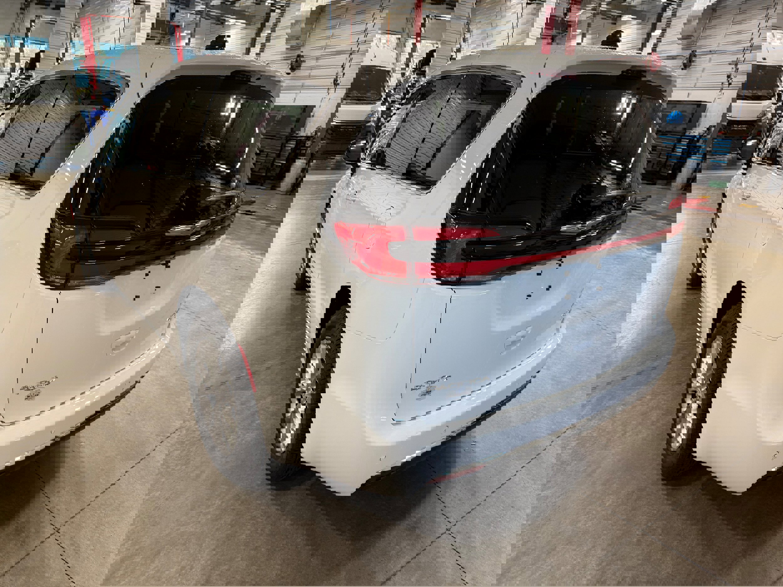 New 2026 Chrysler Pacifica Select image 18