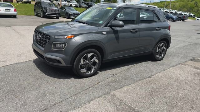 Used 2025 Hyundai Venue SEL FWD image 4