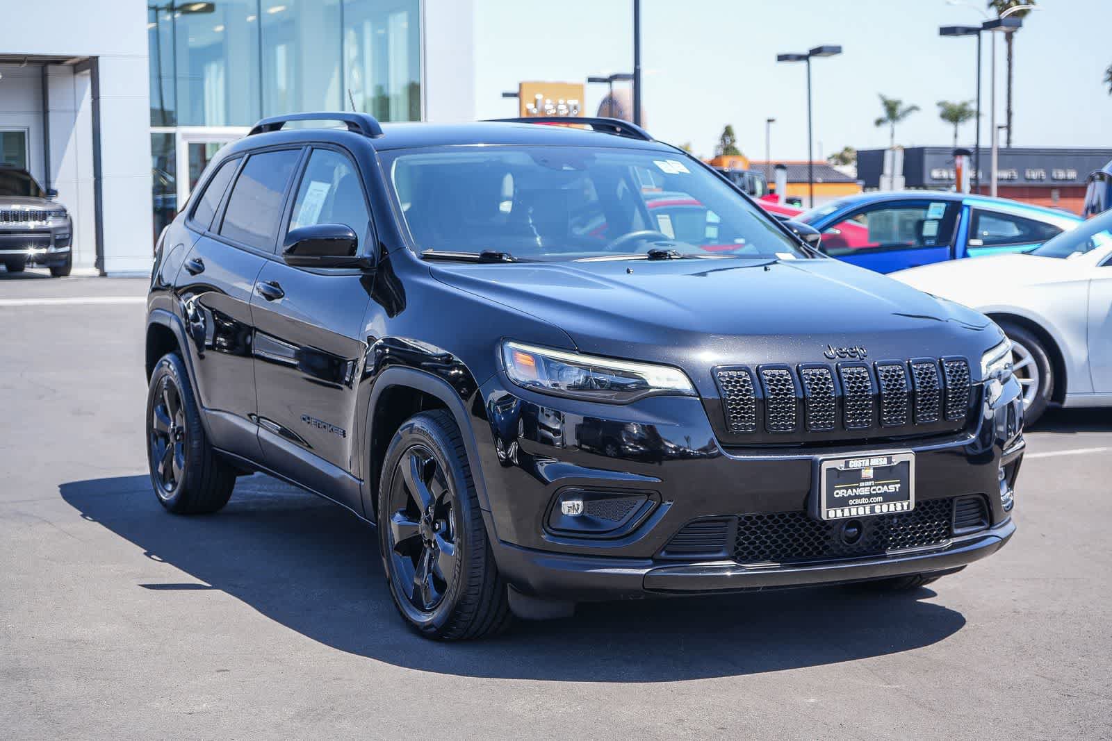 Used 2021 Jeep Cherokee Latitude Plus FWD image 3