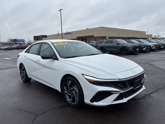 Certified 2025 Hyundai Elantra SEL image 1