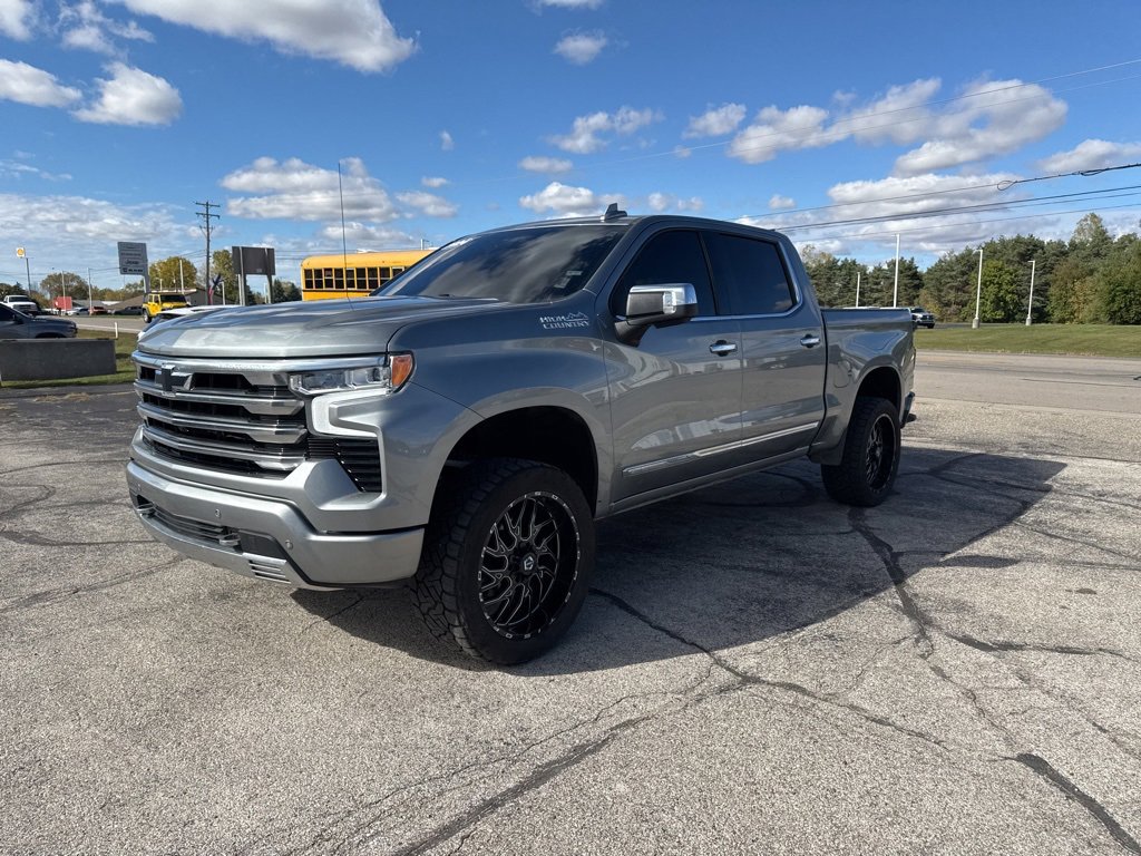 Used 2024 Chevrolet Silverado 1500 High Country w/ Technology Package image 4