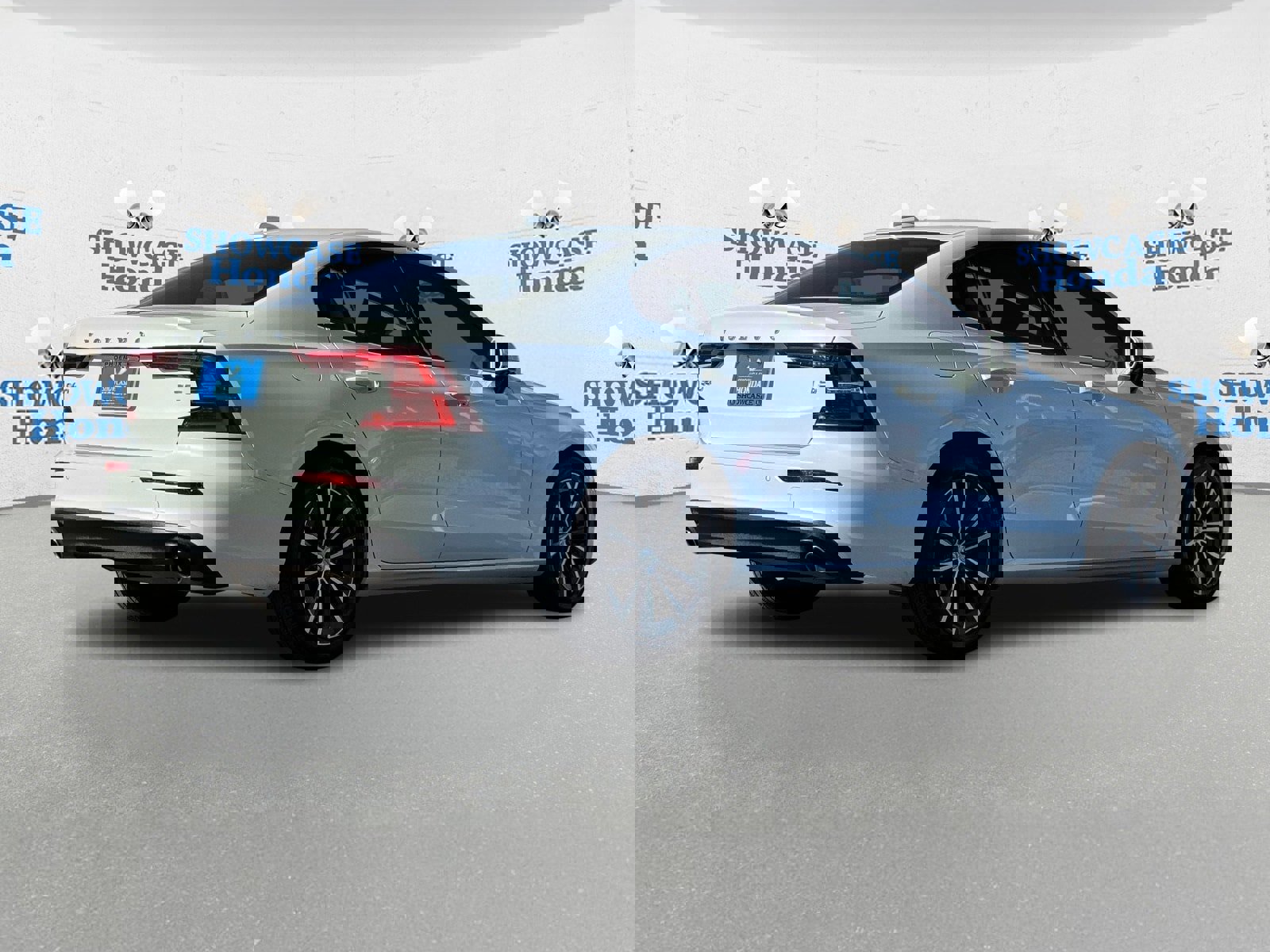 Used 2021 Volvo S60 T5 Momentum w/ Climate Package image 8