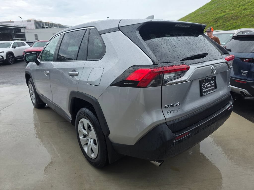 Used 2022 Toyota RAV4 LE AWD/4WD image 8